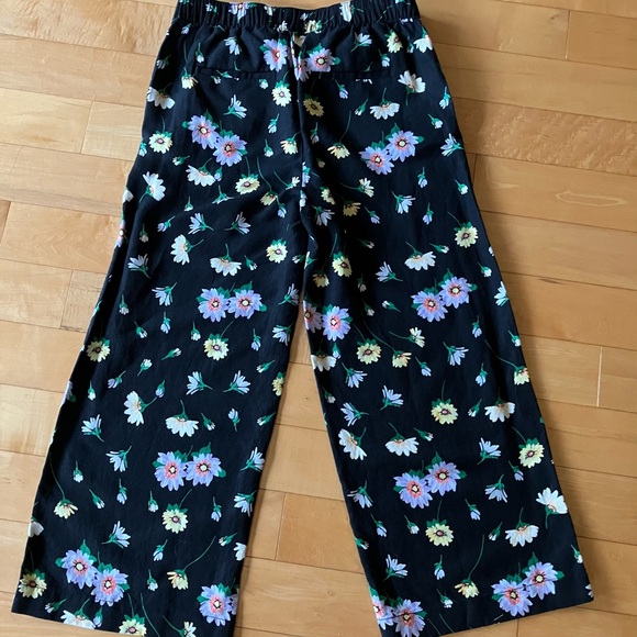 NWOT Loft floral cropped pant - Picture 6 of 8